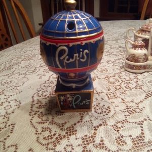 Paris Las Vegas Casino Resort Ceramic Lidded Globe Drink Cup Mug Fun Collectible